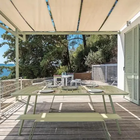 Mourtia La0414 * Atheato