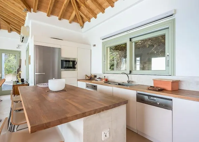 Villa Mourtia La0414