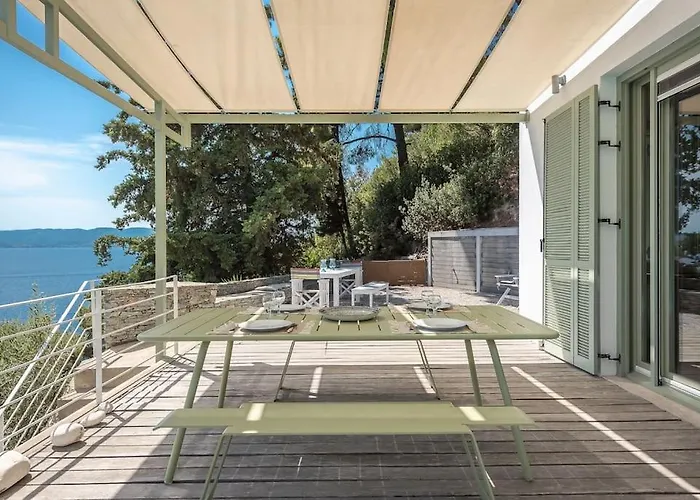 Mourtia La0414 * Atheato