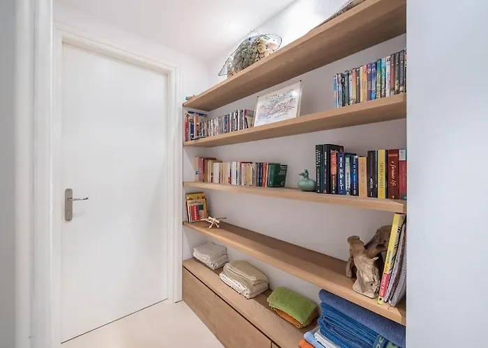 Willa Mourtia La0414