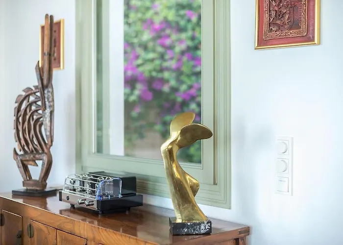 Villa Mourtia La0414