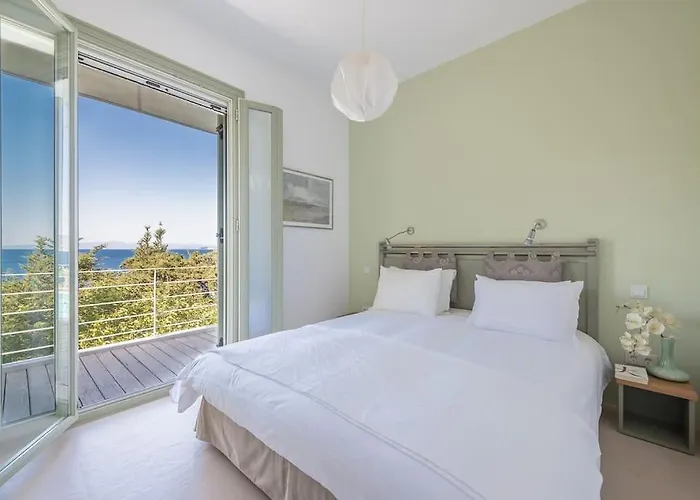 Willa Mourtia La0414 Atheato